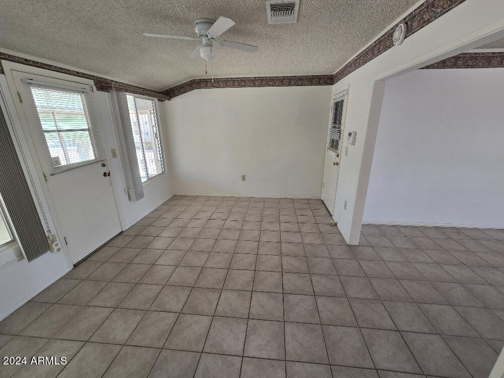 15457 North Ridgeview Road Sun City, AZ 85351 - Photo 10 of 25 20241010_131603_resized