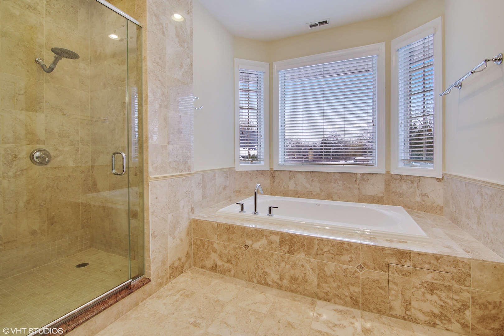 507 Locust Road Wilmette, IL 60091 - Photo 16 of 25