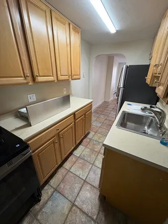 $3,600 | 3 Lewis Street, Unit 2, Boston, MA 02109