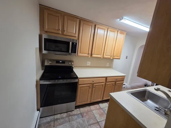 $3,600 | 3 Lewis Street, Unit 2, Boston, MA 02109