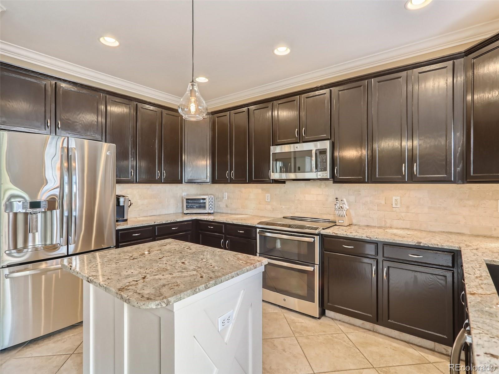 10327 South Rotherwood Circle Highlands Ranch, CO 80130 - Photo 8 of 28 Gallery Image 8