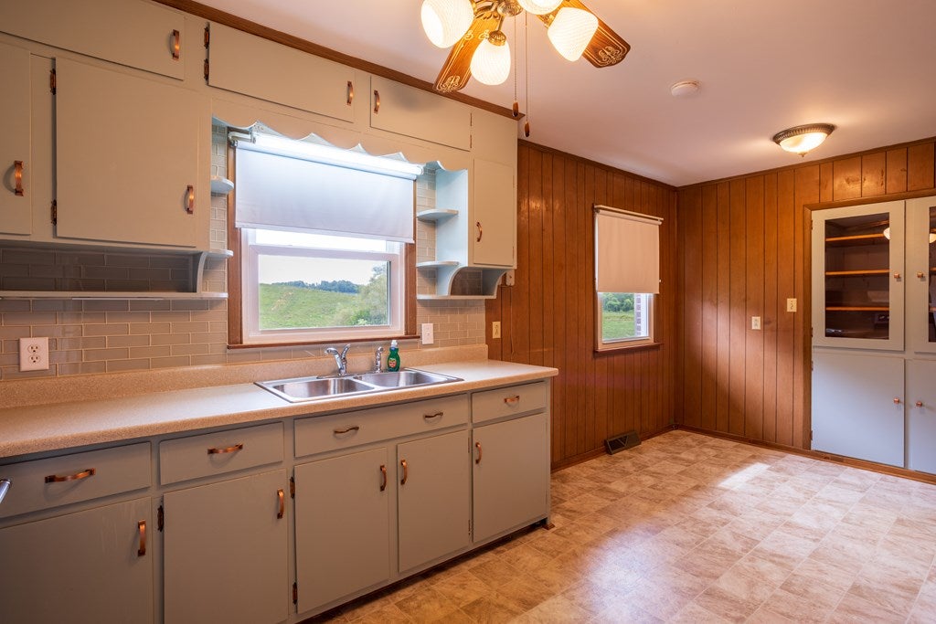 250 Etter Road Rural Retreat, VA 24368 - Photo 24 of 62 Gallery Image 24