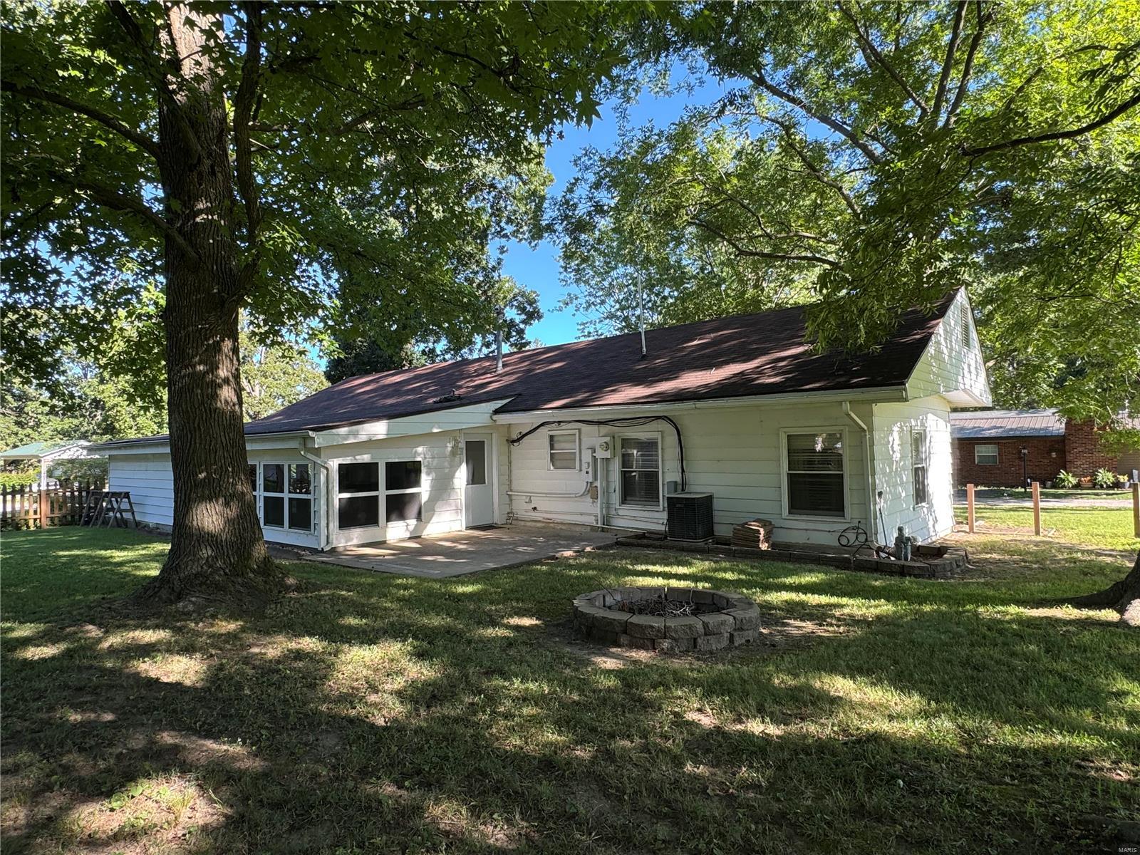 202 Recreation Area Road Marissa, IL 62257 - Photo 8 of 53