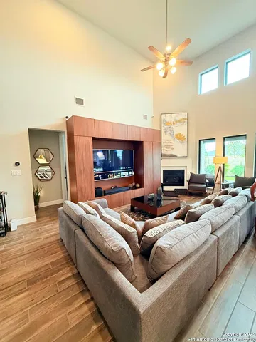 $730,000 | 108 Old Rdg Lane, Boerne, TX 78006