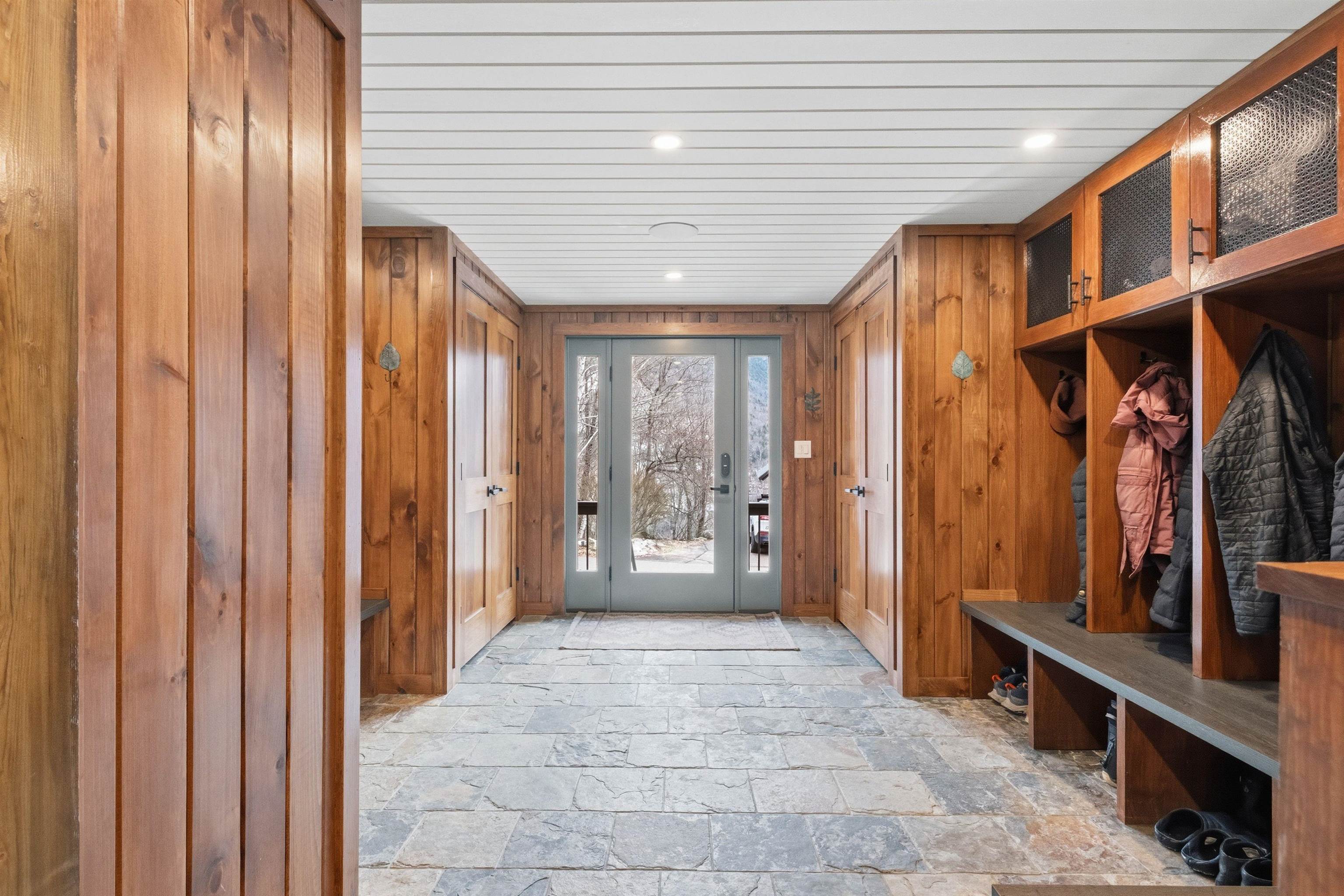 68 Flume Road Lincoln, NH 03251 - Photo 4 of 55