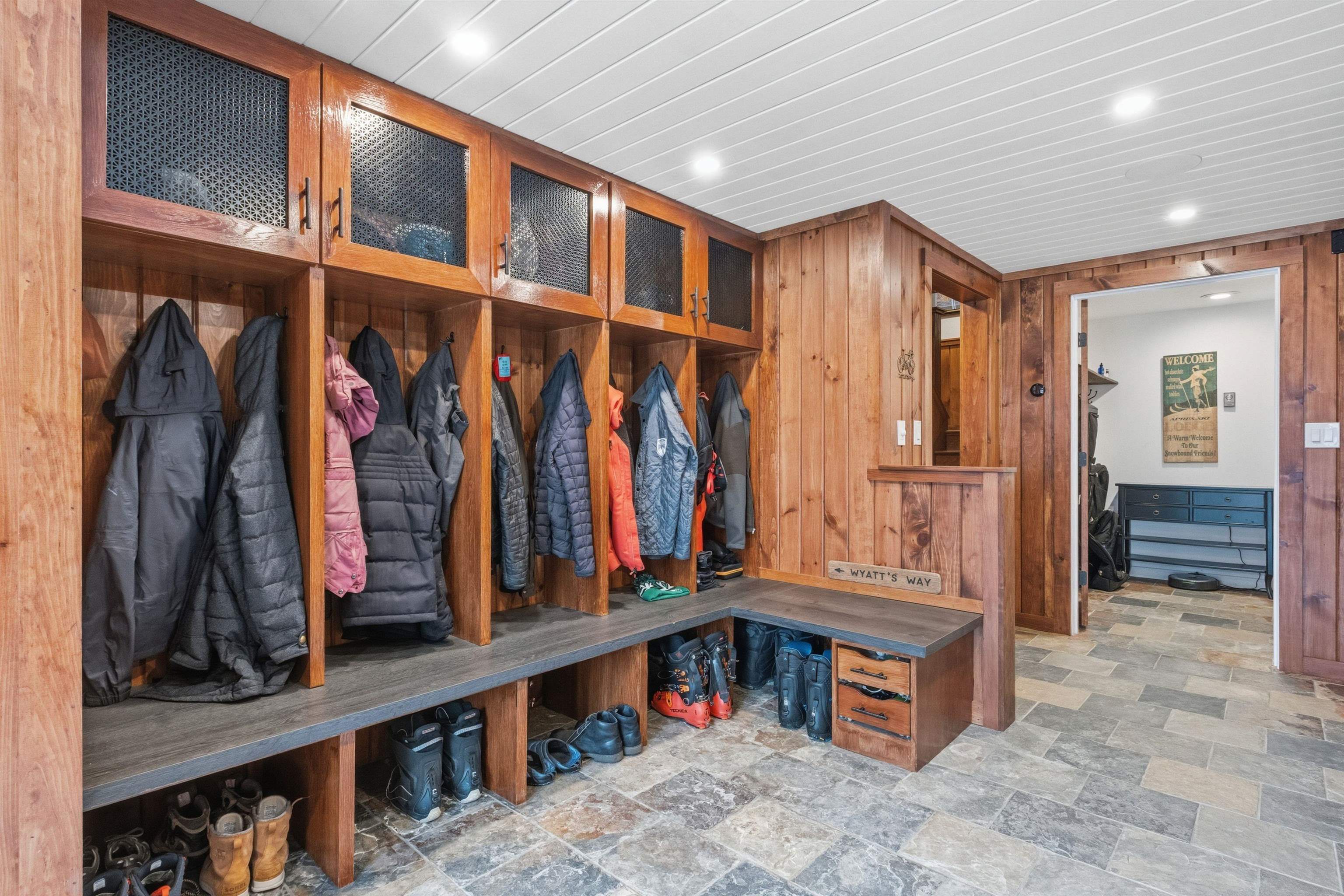 68 Flume Road Lincoln, NH 03251 - Photo 5 of 55