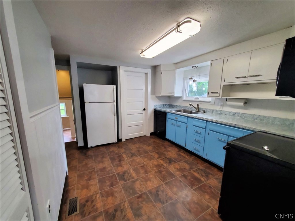 20 Parkway Drive Lysander, NY 13027 - Photo 13 of 32