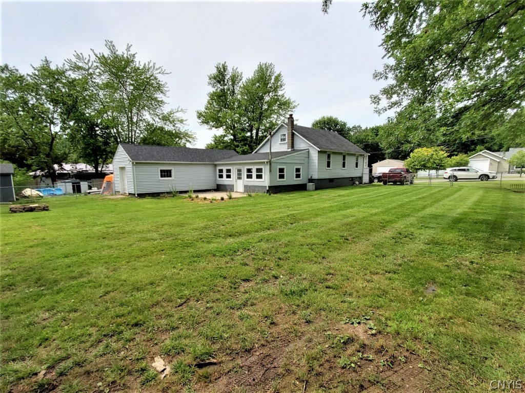 20 Parkway Drive Lysander, NY 13027 - Photo 2 of 32