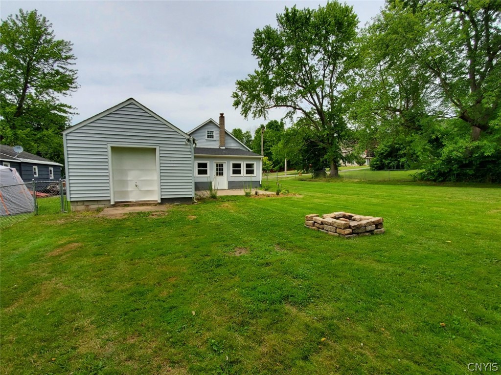 20 Parkway Drive Lysander, NY 13027 - Photo 3 of 32