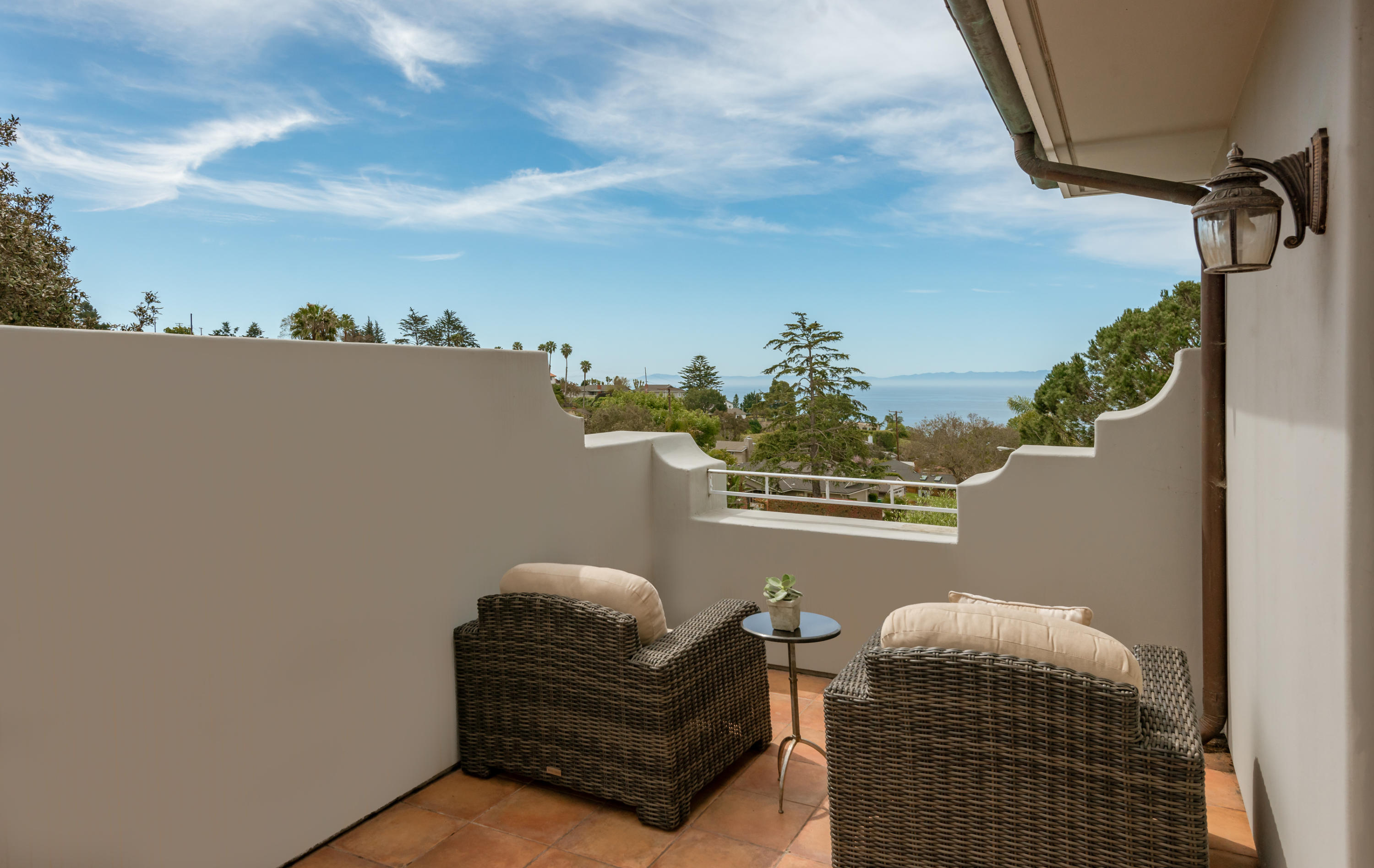 660 Roberto Avenue Santa Barbara, CA 93109 - Photo 16 of 20 022_22-Master BD Terrace