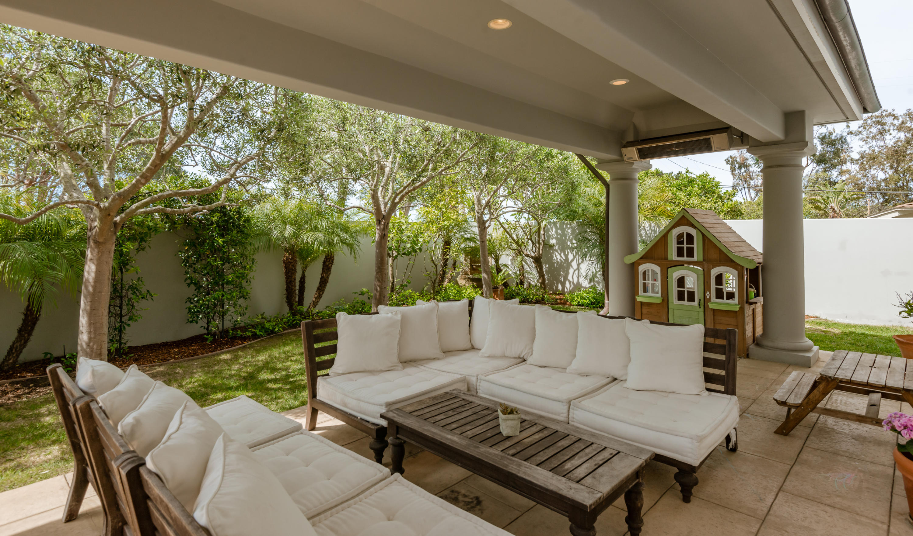 660 Roberto Avenue Santa Barbara, CA 93109 - Photo 18 of 20 011_11-Back Yard