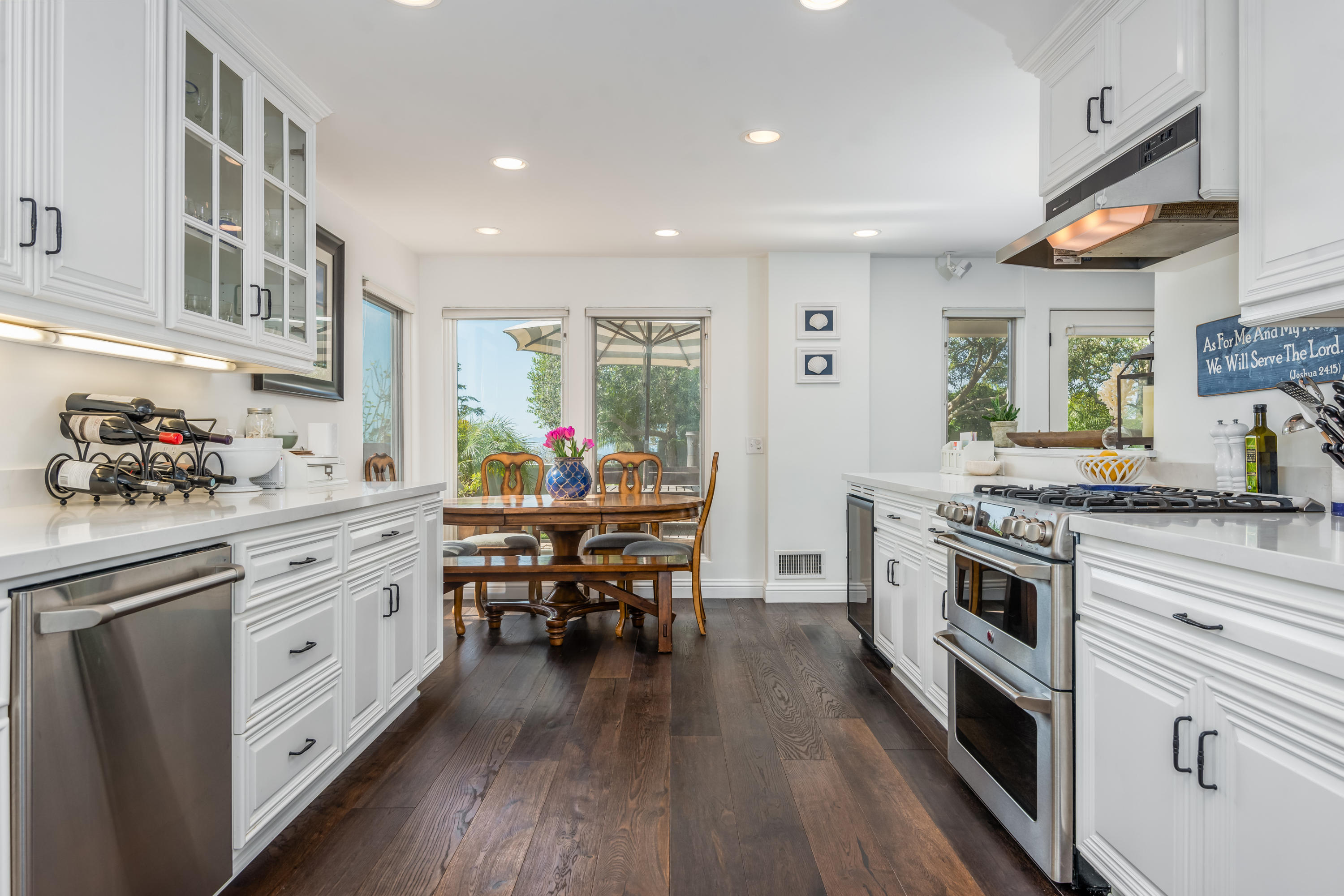 660 Roberto Avenue Santa Barbara, CA 93109 - Photo 2 of 20 008_08-Kitchen