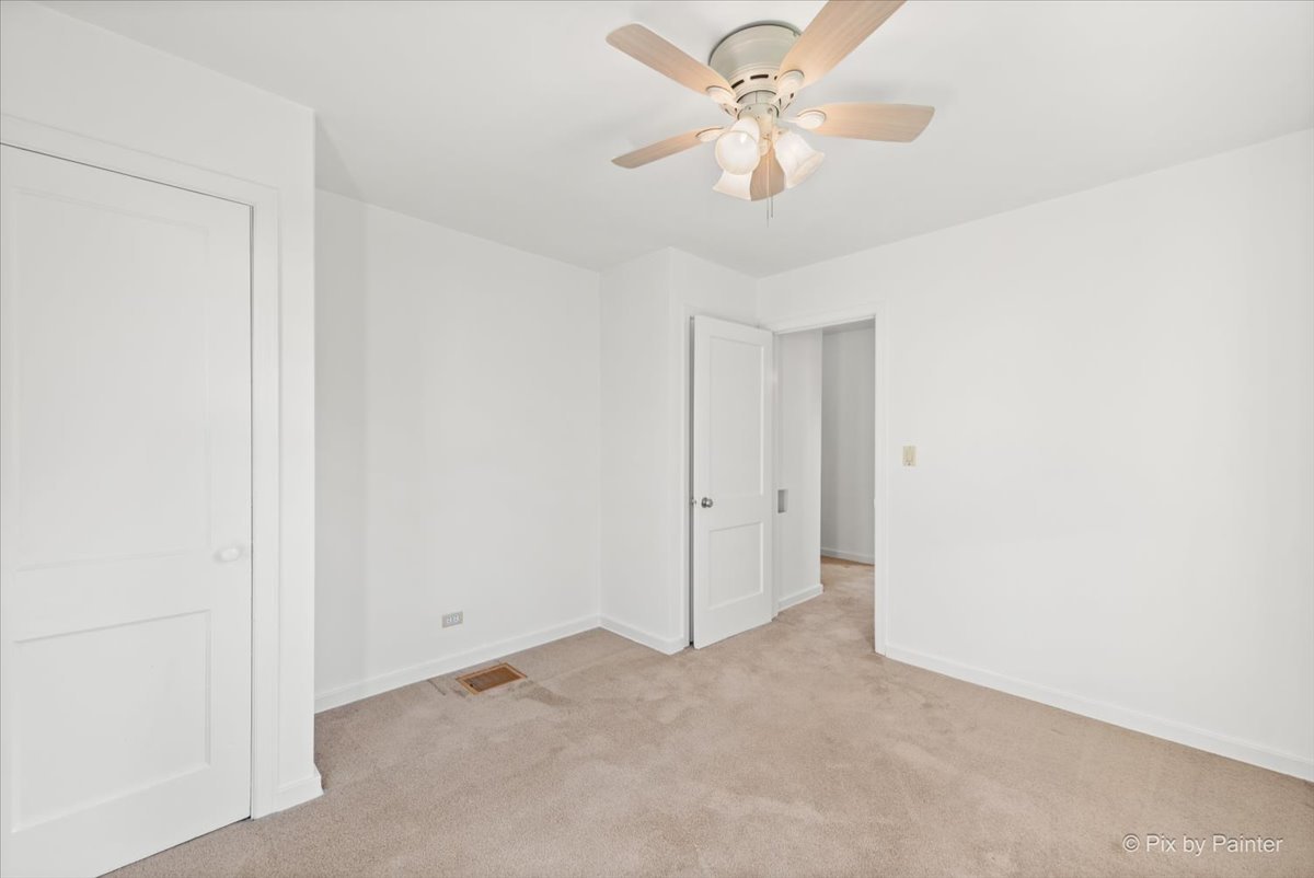 1106 West Highland Avenue Elgin, IL 60123 - Photo 25 of 47 a view of an empty room