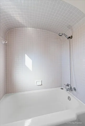 $319,900 | 1106 West Highland Avenue, Elgin, IL 60123