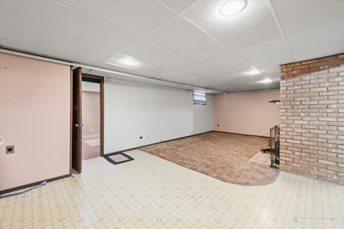 1106 West Highland Avenue Elgin, IL 60123 - Photo 31 of 47 a view of empty room