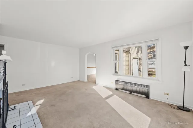 $319,900 | 1106 West Highland Avenue, Elgin, IL 60123