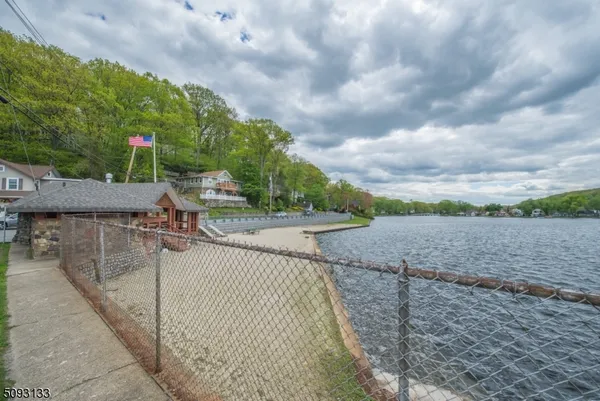 $3,100 | 21 East Shore Road, Denville, NJ 07834
