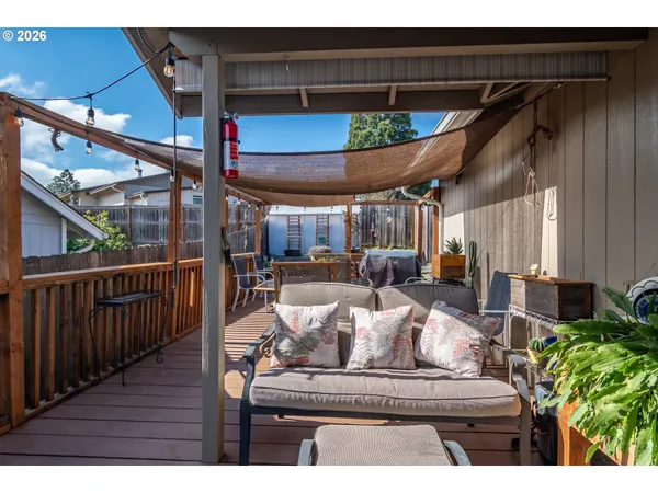 $357,900 | 380 Southeast Sunnyside Drive, Winston, OR 97496