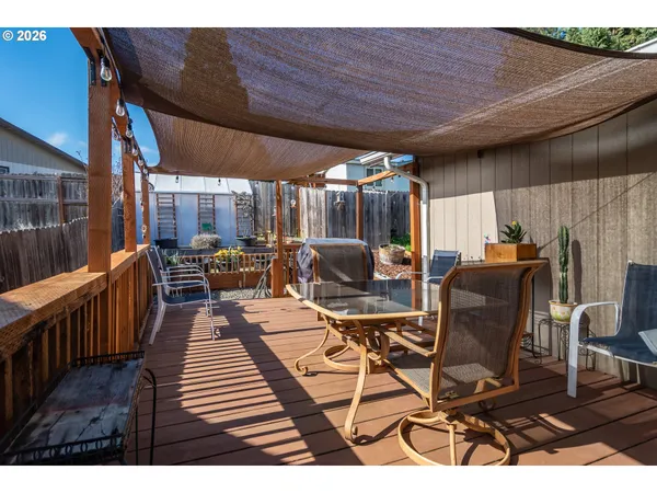 $357,900 | 380 Southeast Sunnyside Drive, Winston, OR 97496