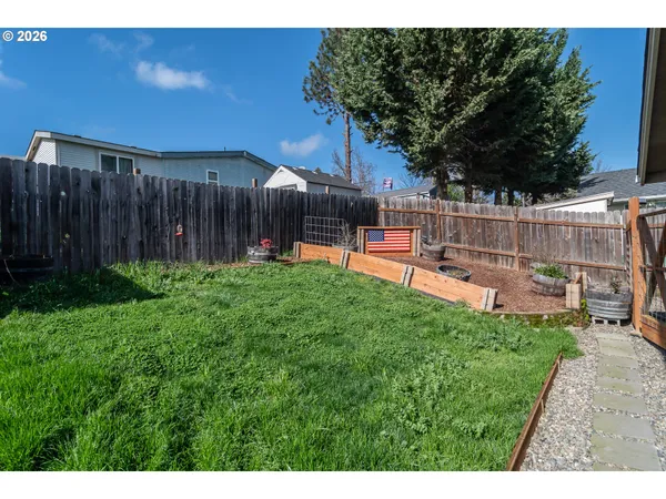 $357,900 | 380 Southeast Sunnyside Drive, Winston, OR 97496