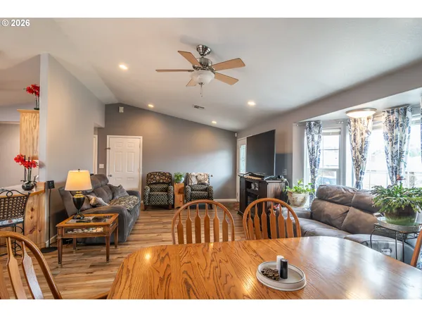 $357,900 | 380 Southeast Sunnyside Drive, Winston, OR 97496