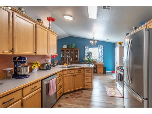 $357,900 | 380 Southeast Sunnyside Drive, Winston, OR 97496