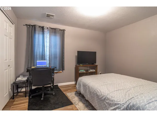 $357,900 | 380 Southeast Sunnyside Drive, Winston, OR 97496