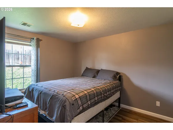 $357,900 | 380 Southeast Sunnyside Drive, Winston, OR 97496
