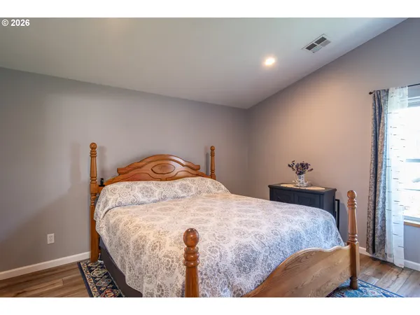 $357,900 | 380 Southeast Sunnyside Drive, Winston, OR 97496