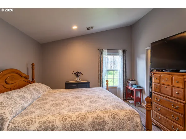 $357,900 | 380 Southeast Sunnyside Drive, Winston, OR 97496