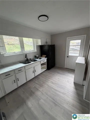 $1,325 | 212 West Bacon Street, Pottsville, PA 17901