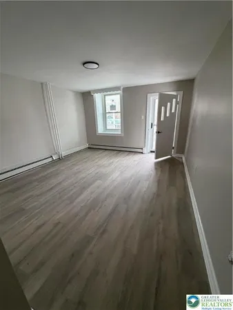 $1,325 | 212 West Bacon Street, Pottsville, PA 17901