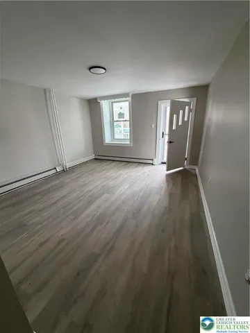 $1,325 | 212 West Bacon Street, Pottsville, PA 17901