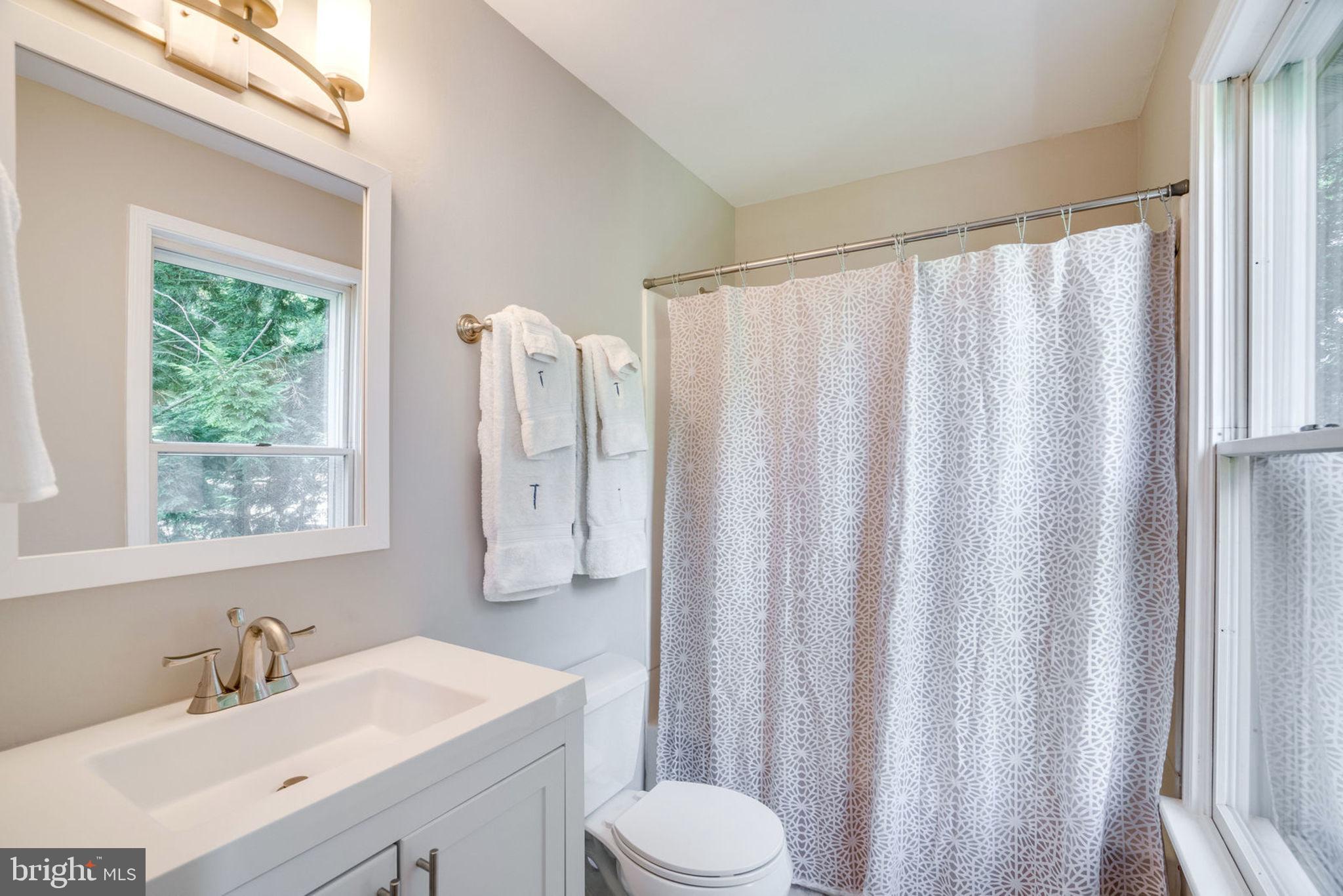 2546 23rd Road North Arlington, VA 22207 - Photo 28 of 43 Master bath