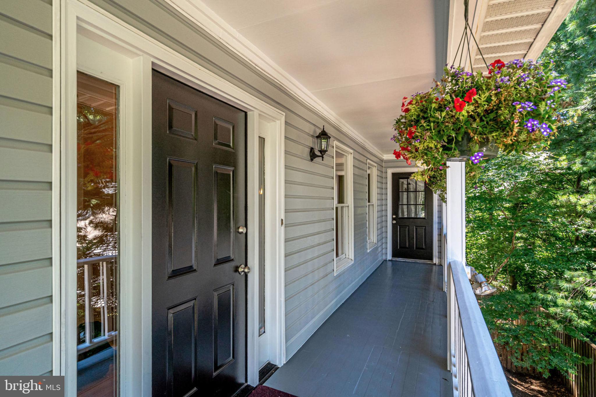 2546 23rd Road North Arlington, VA 22207 - Photo 4 of 43 Front door