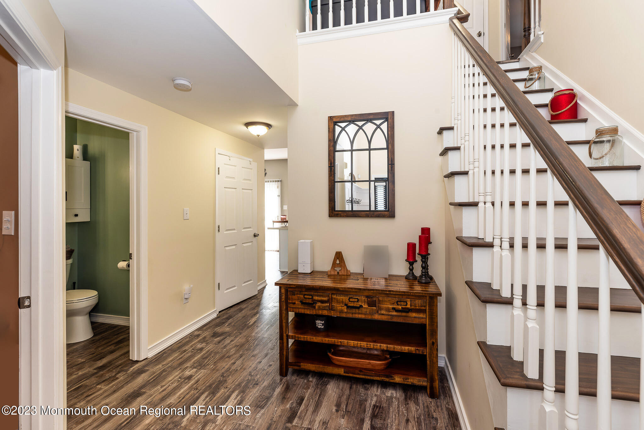 1 Overlook Place Bayville, NJ 08721 - Photo 4 of 66 a living room with furniture and wooden floor