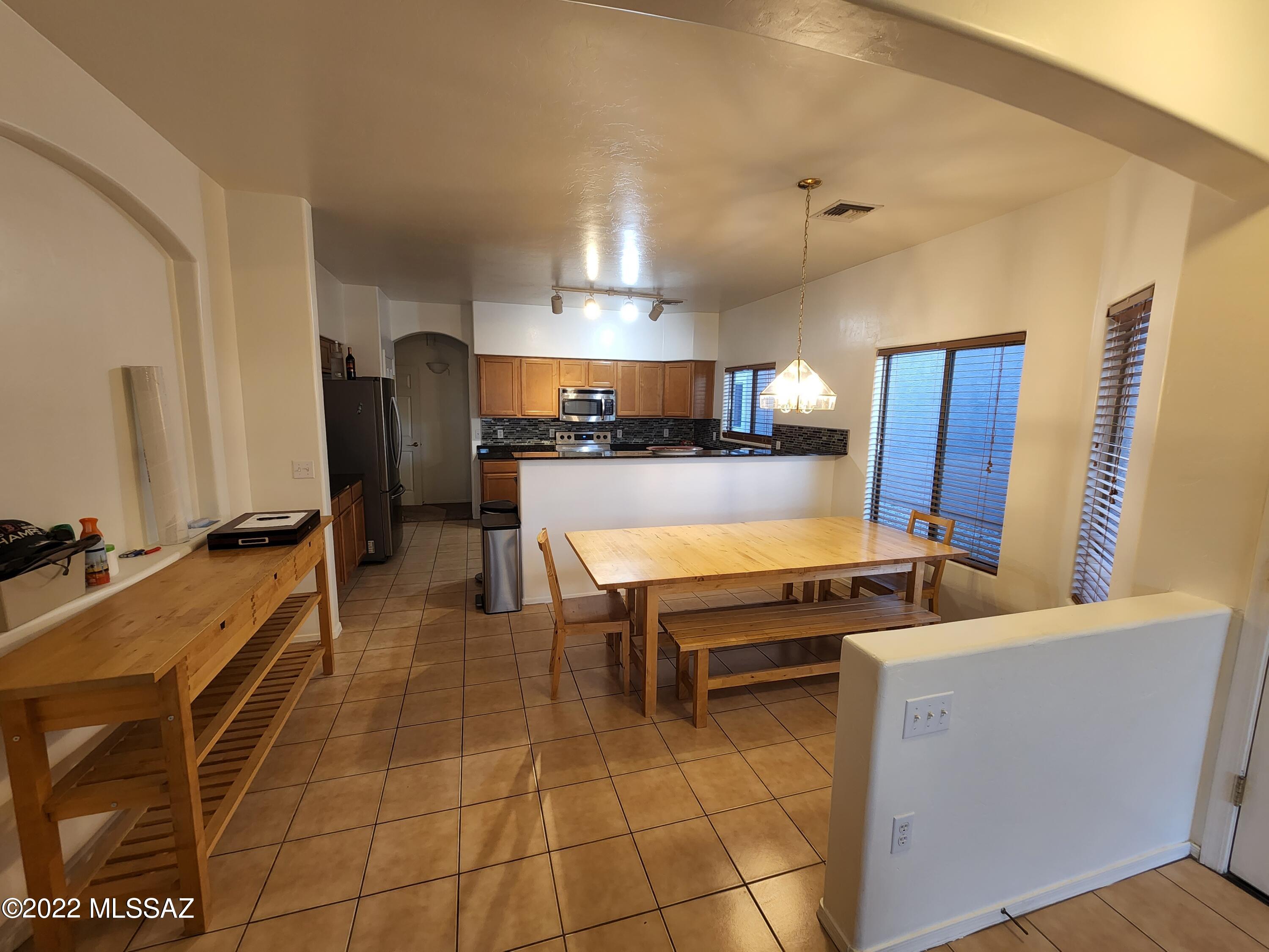7635 East Fair Meadows Loop Tucson, AZ 85756 - Photo 4 of 17