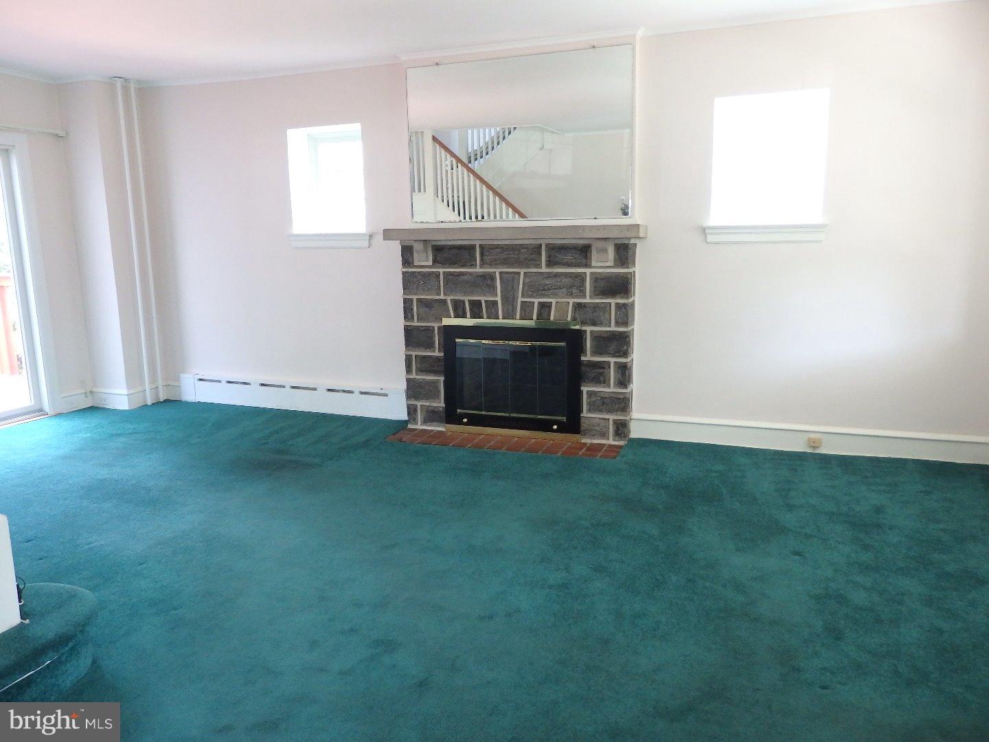 18 Kathmere Road Havertown, PA 19083 - Photo 4 of 25 Living Room