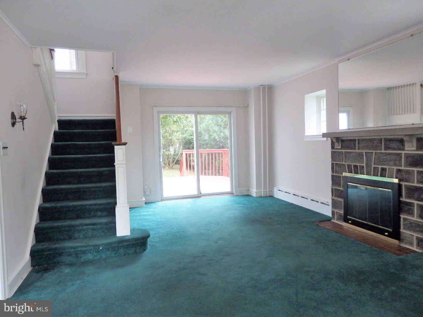 18 Kathmere Road Havertown, PA 19083 - Photo 5 of 25 Living Room