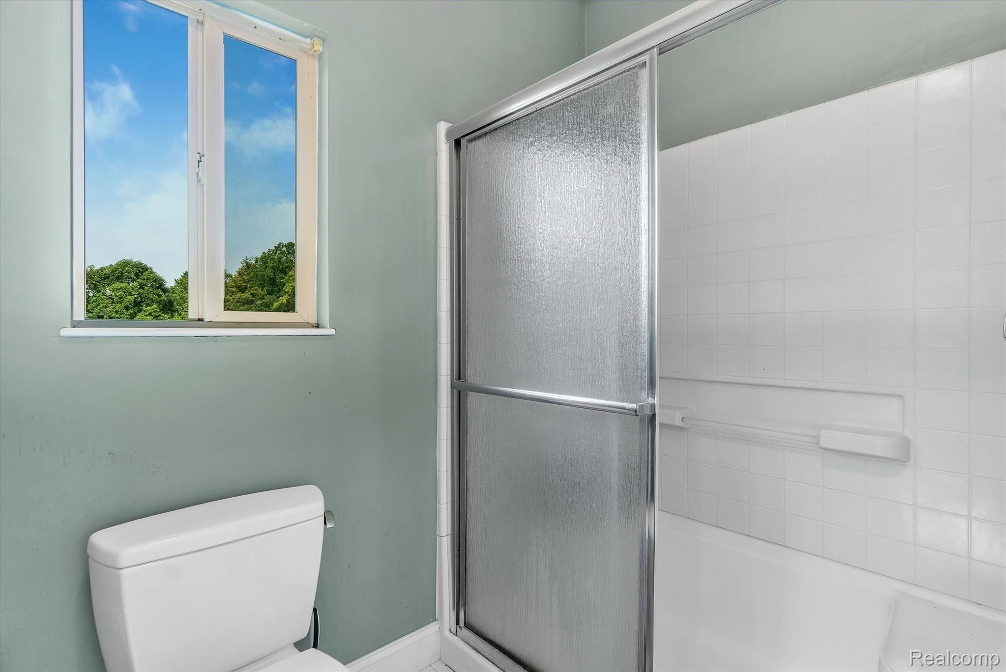 2132 South Oak Road Davison, MI 48423 - Photo 25 of 55 25-2132-S-Oak-Rd-WindowStill-Real-Estate-Photography-25.jpg