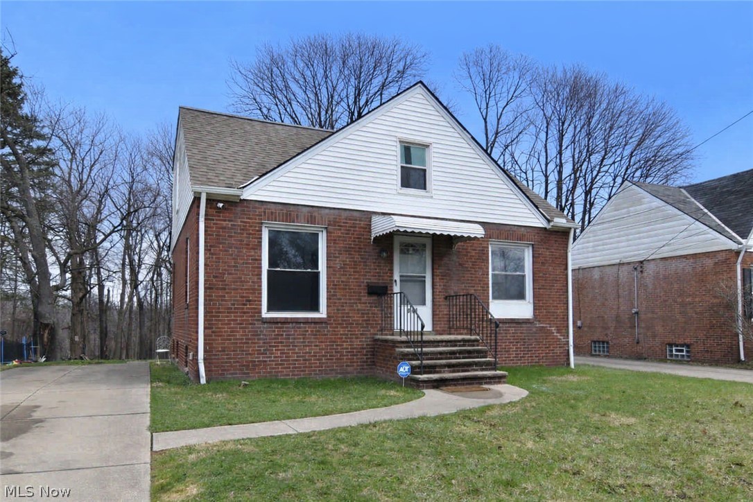 849 South Green Road South Euclid, OH 44121 - Photo 2 of 25