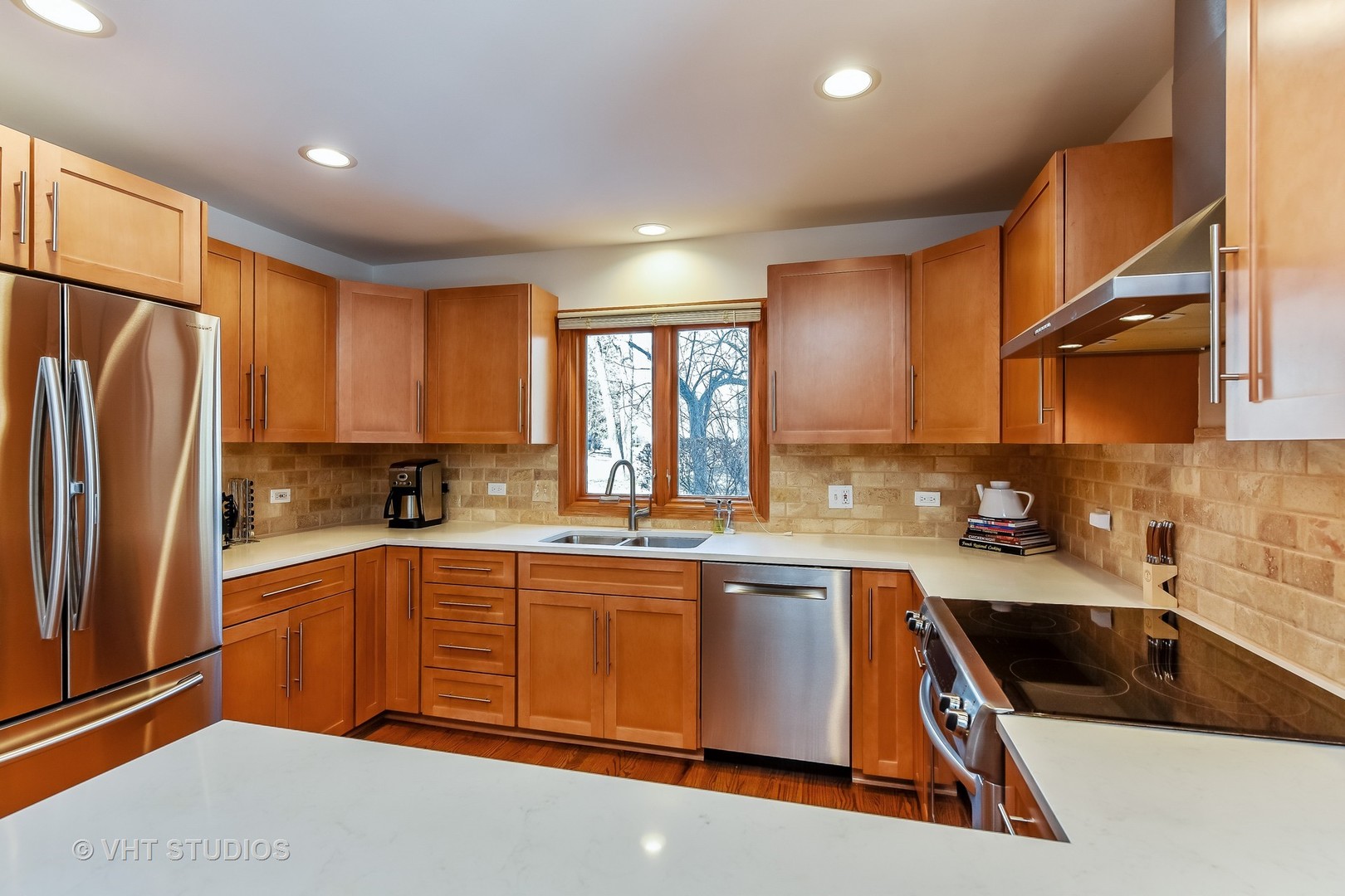 698 Smoke Tree Road Deerfield, IL 60015 - Photo 4 of 25