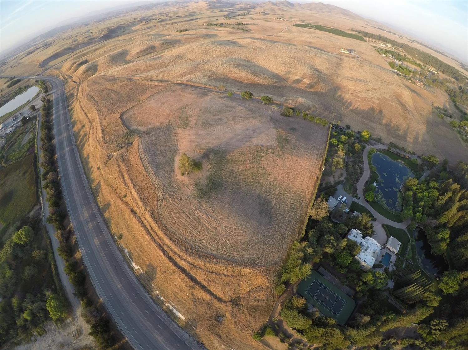 13152 Willow Bluff Clovis, CA 93619 - Photo 7 of 10 a view of painting on the wall of a house