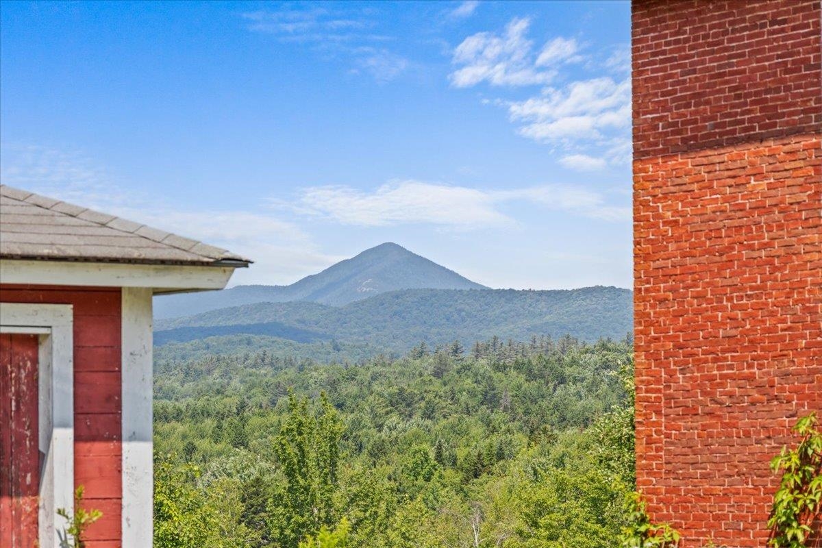 33 Sterling Valley Road Morristown, VT 05661 - Photo 4 of 51