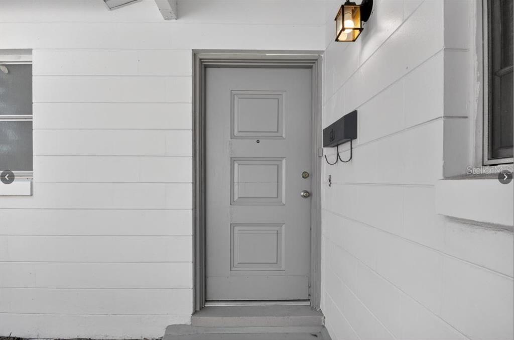 613 Marshall Street Altamonte Springs, FL 32701 - Photo 4 of 10 a view of door