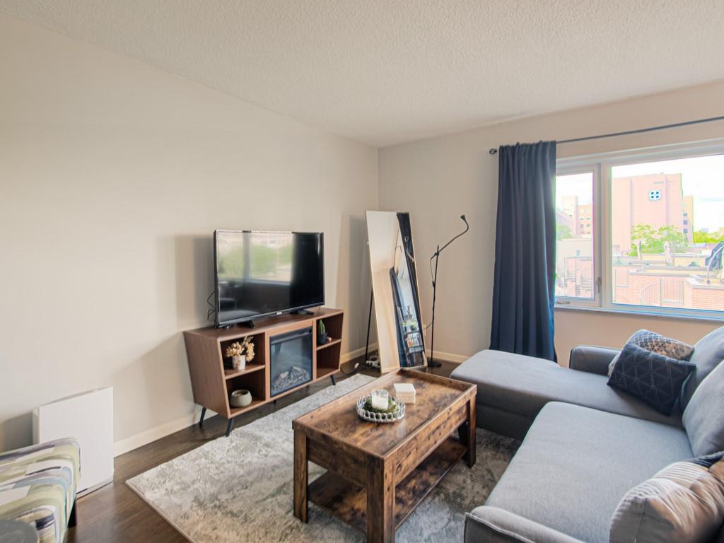 4545 Wornall Road, Unit 208 Kansas City, MO 64111 - Photo 9 of 46