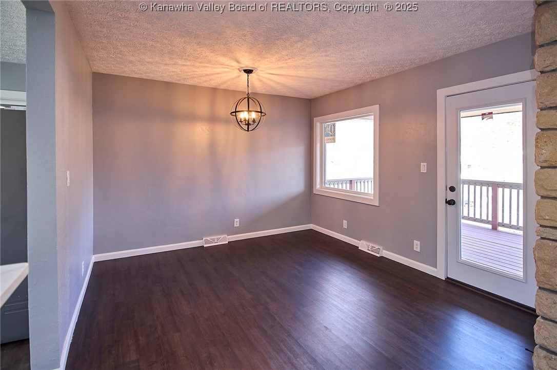 114 Belfast Road Charleston, WV 25314 - Photo 10 of 50 Dining room