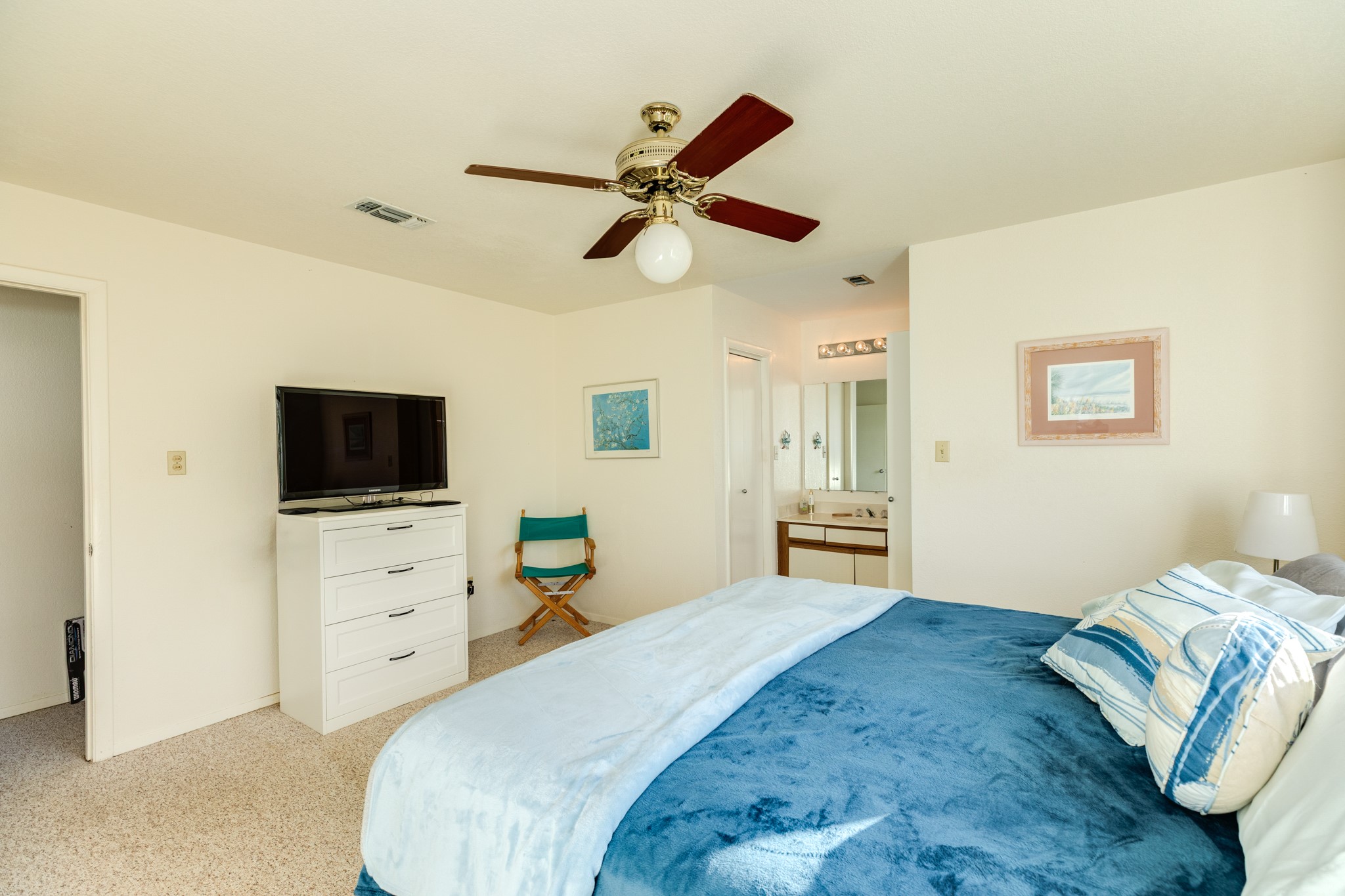 16708 Cormorant Road Jamaica Beach, TX 77554 - Photo 21 of 33 Primary bedroom