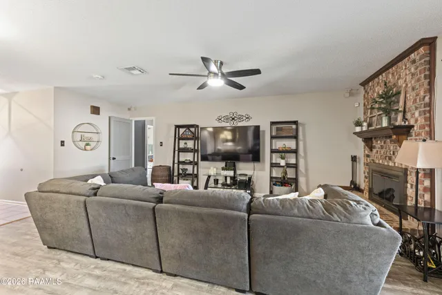 $235,000 | 120 Berrybrook Avenue, Broussard, LA 70518