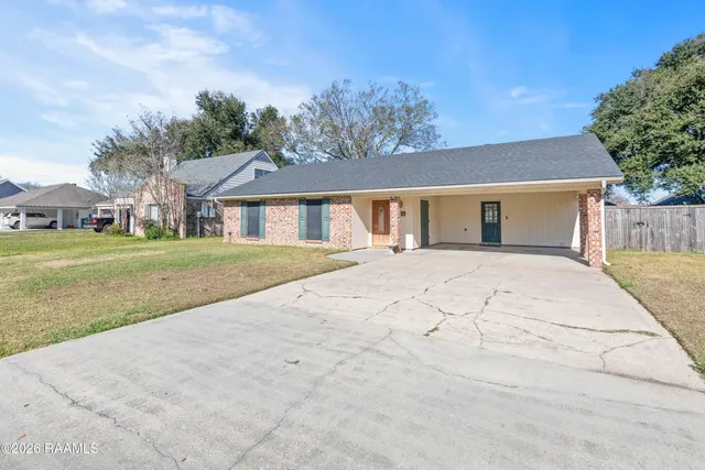 $235,000 | 120 Berrybrook Avenue, Broussard, LA 70518